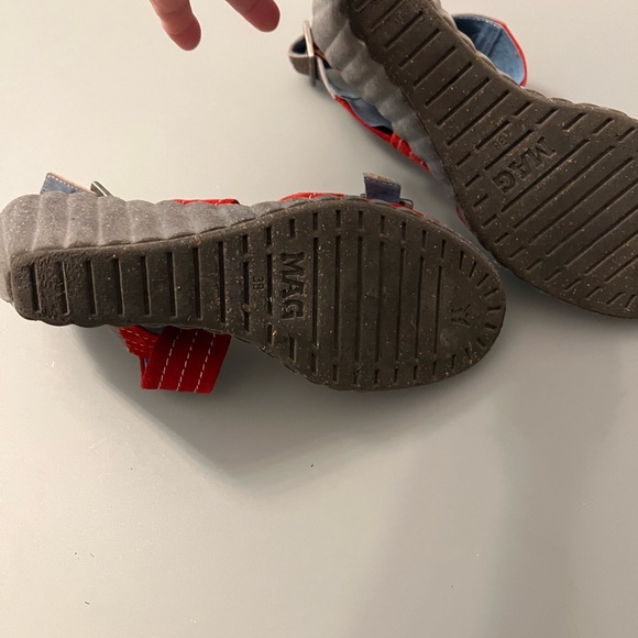 Mag wedge sandles - Picture 5 of 6